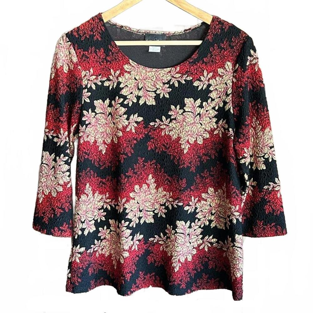 Brittany Black Top 1X Red Black Textured Stretch 3/4 Sleeve Grandmacore